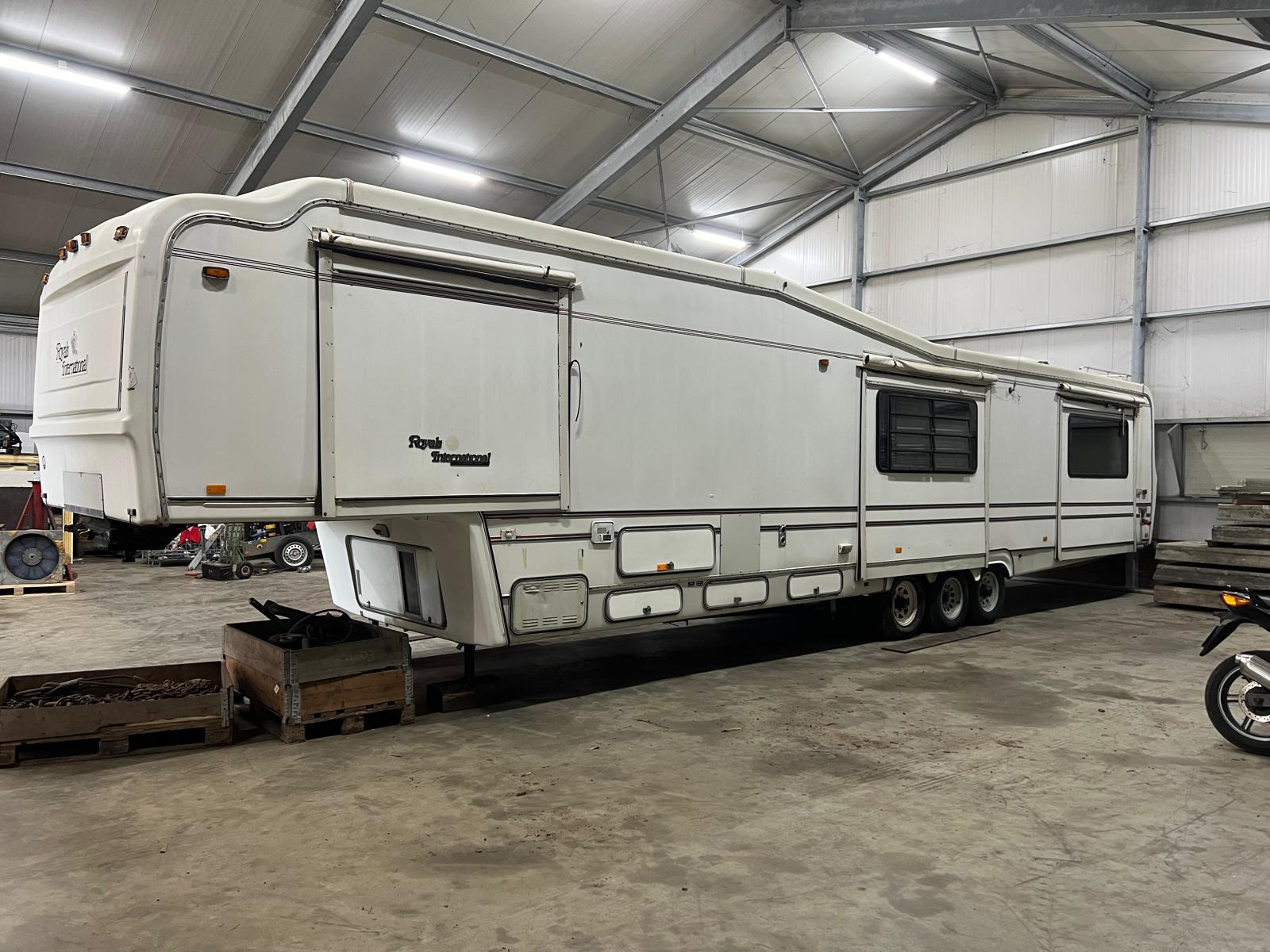 Royals International 5th Wheel Caravan - Afbeelding 2
