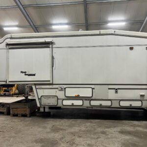 Royals International 5th Wheel Caravan