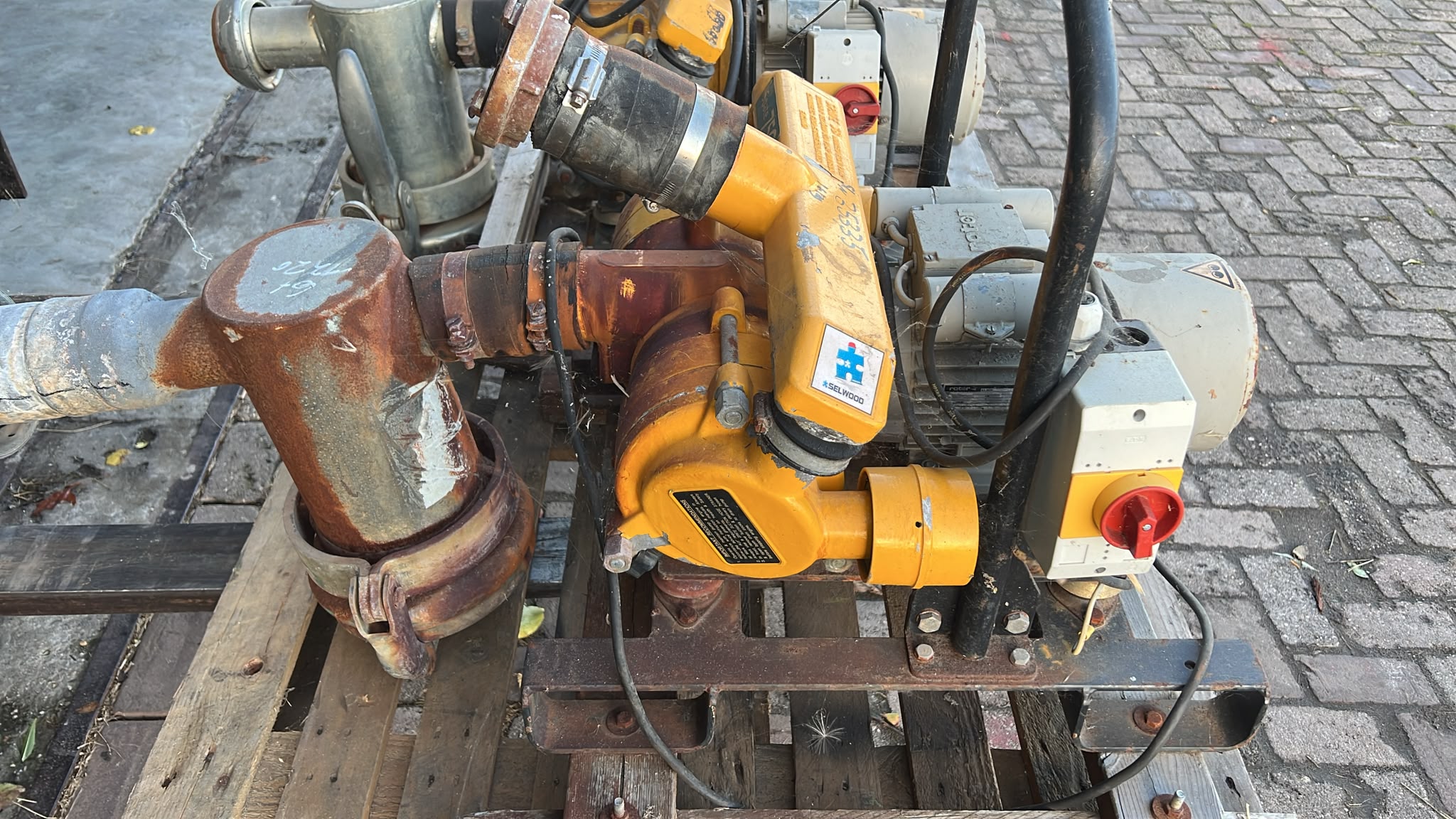 2 Selwood Spate 75C Elektrische Membraanpompen - Afbeelding 3