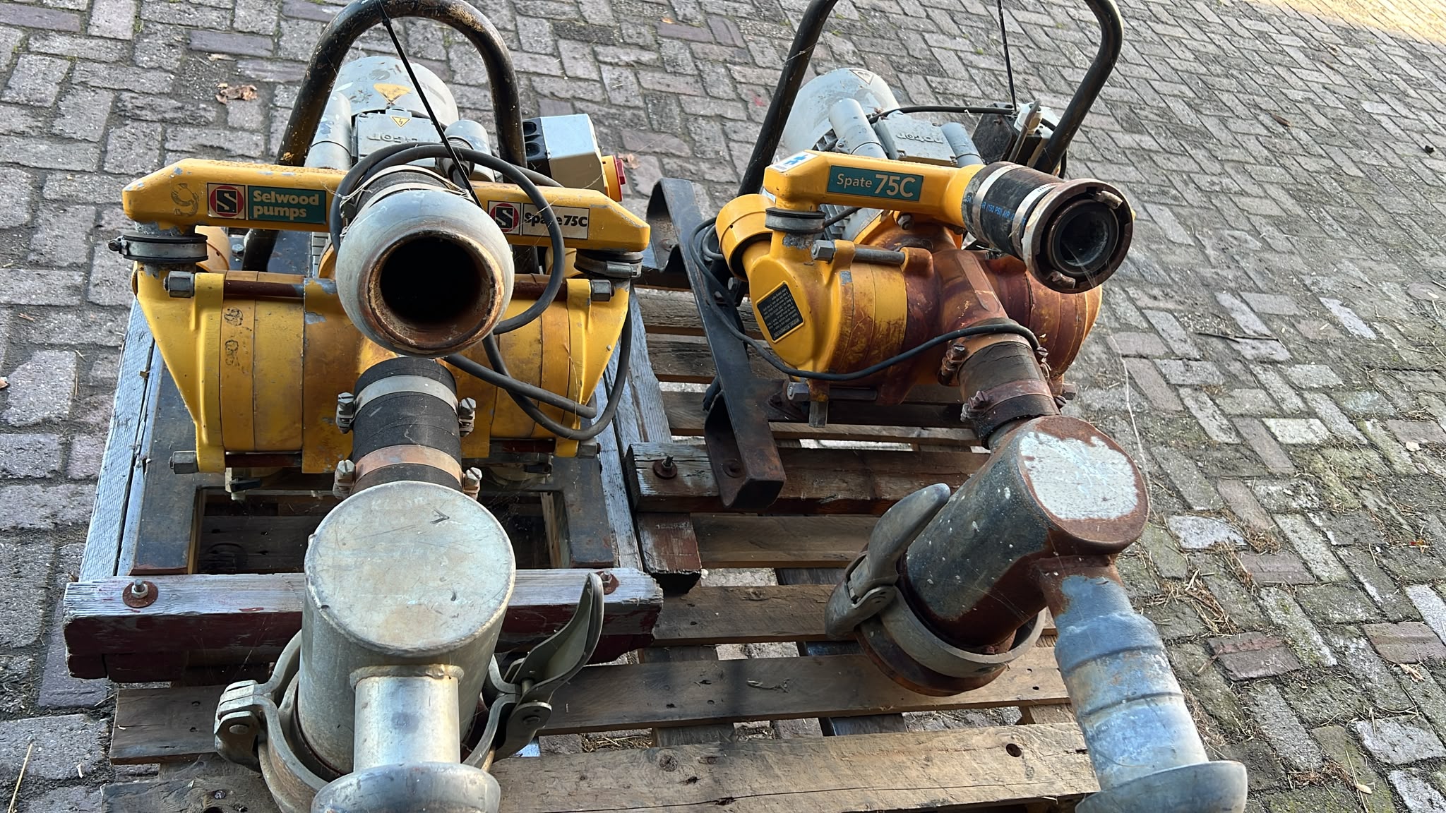 2 Selwood Spate 75C Elektrische Membraanpompen