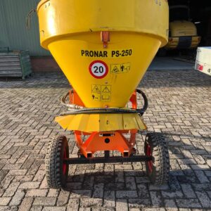 Pronar PS-250M Zoutstrooier